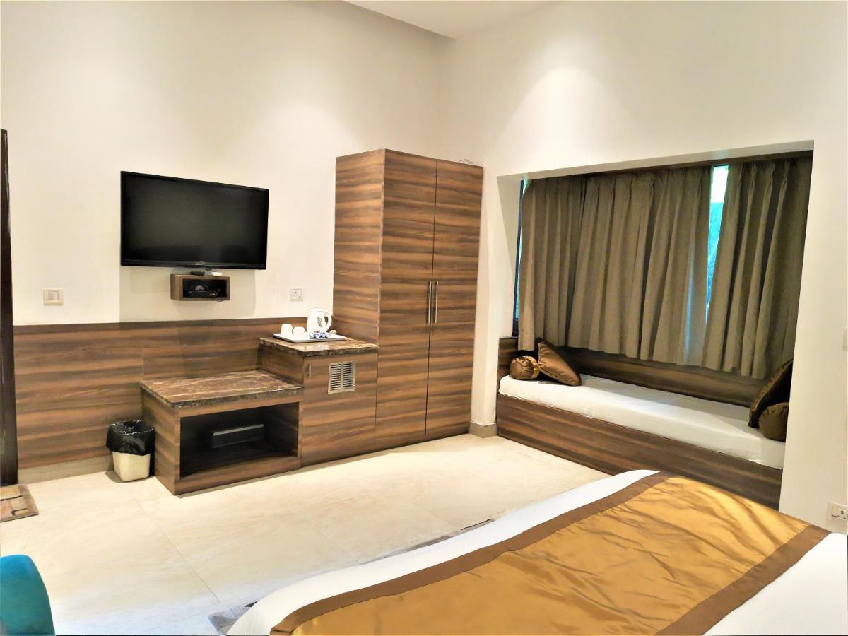 Wood Castle Spa & Resort Dhikuli Bagian luar foto