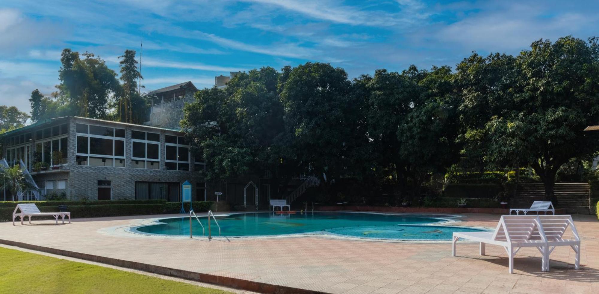 Wood Castle Spa & Resort Dhikuli Bagian luar foto