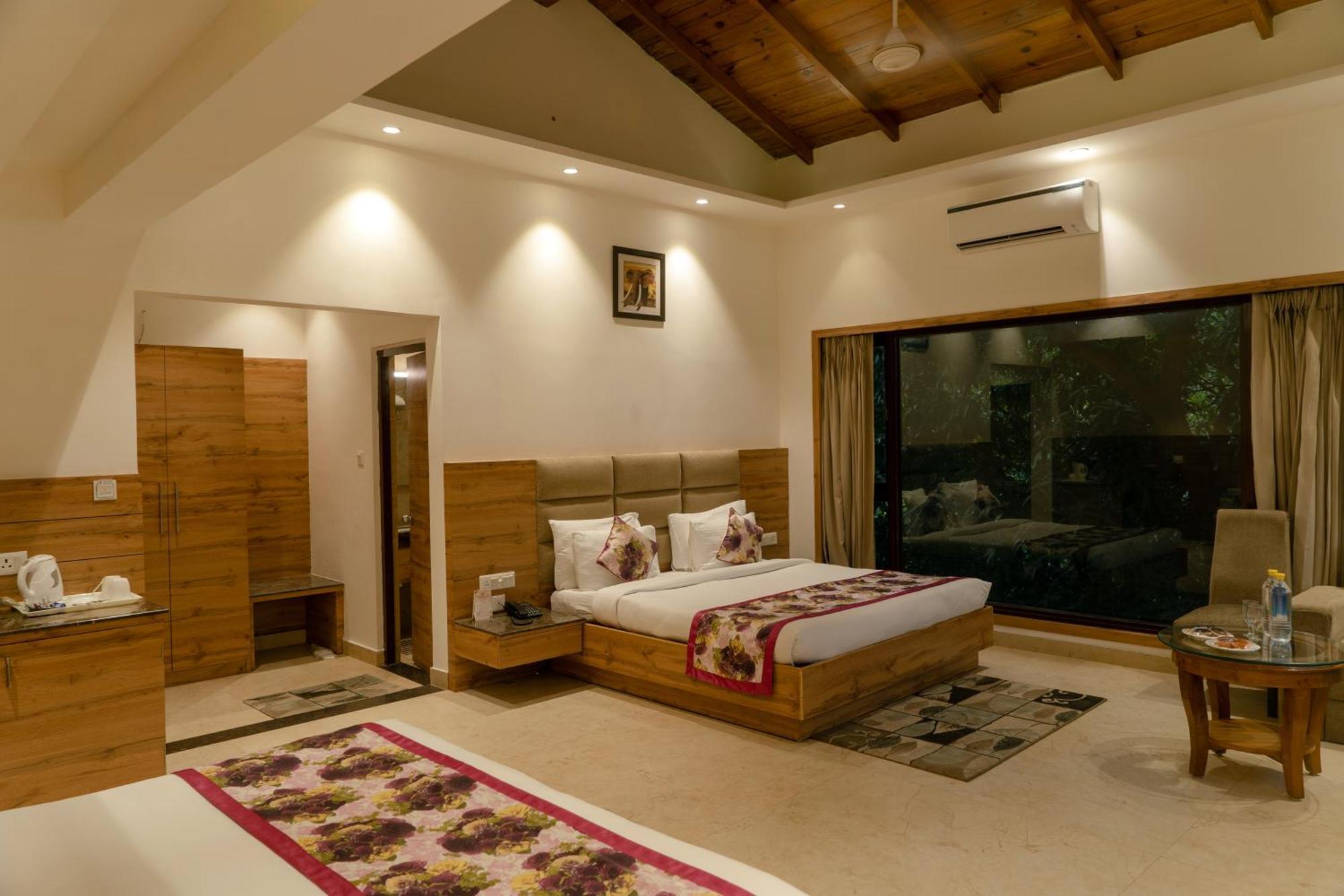 Wood Castle Spa & Resort Dhikuli Bagian luar foto